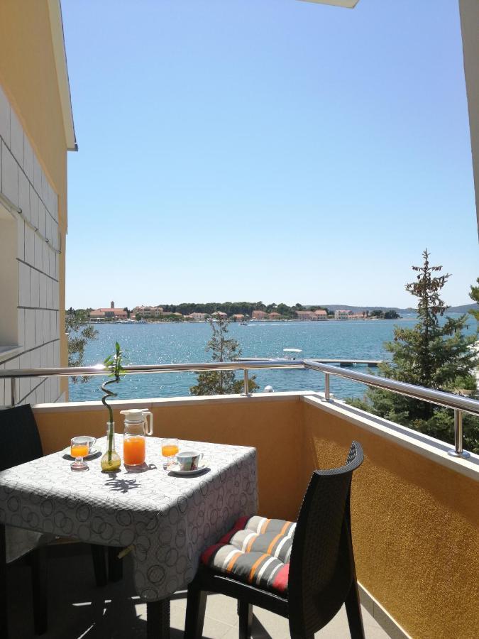 Nevena * Brodarica (Sibenik-Knin)